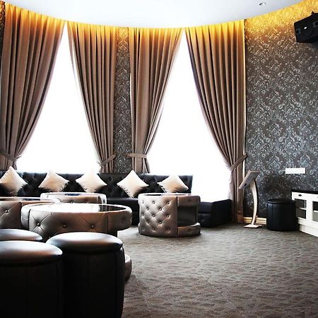 Casa Bianca Hotel Keluang Luaran gambar