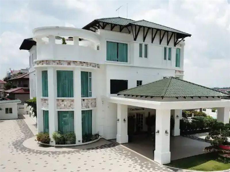 Casa Bianca Hotel Keluang Luaran gambar