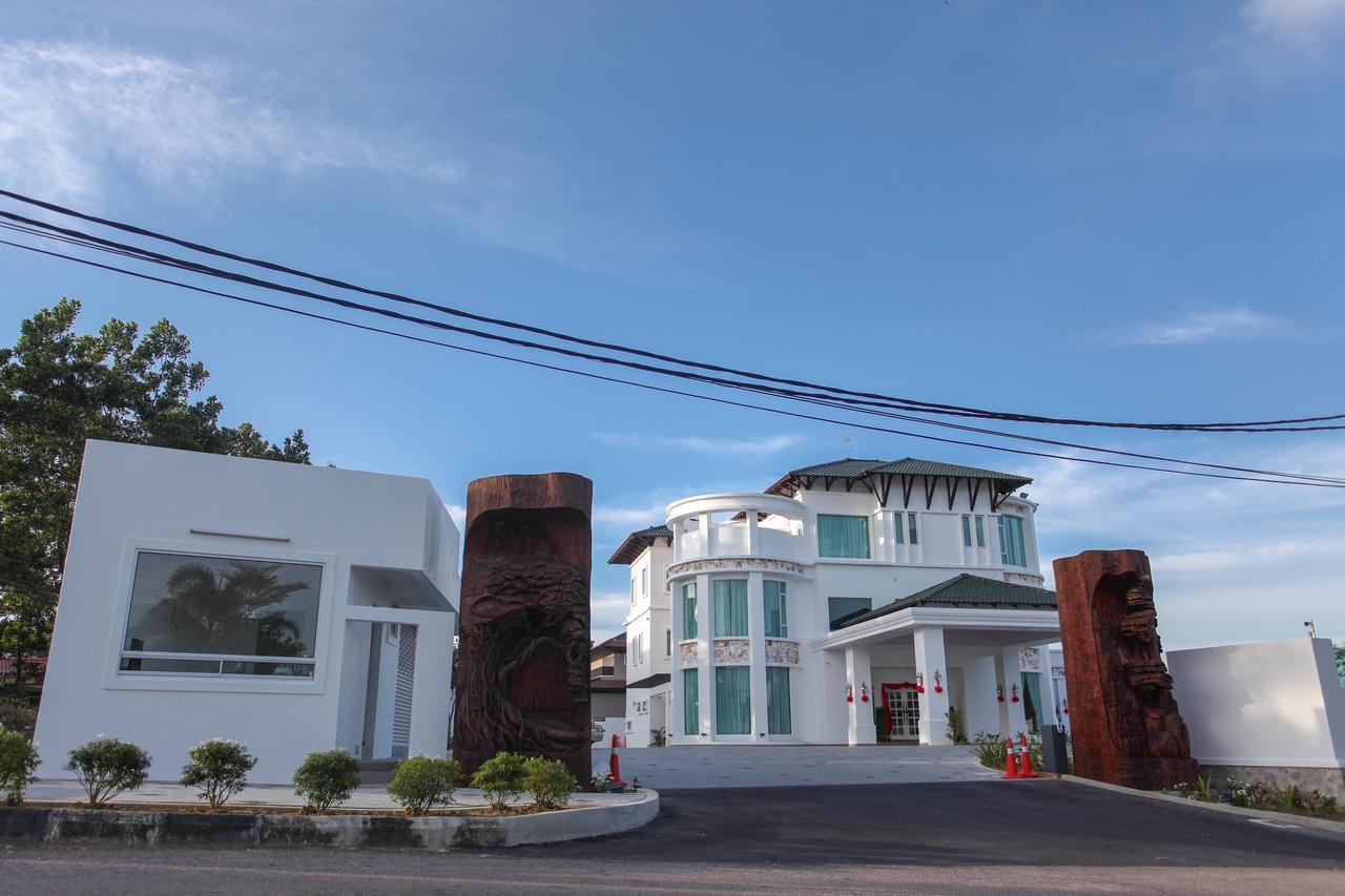 Casa Bianca Hotel Keluang Luaran gambar