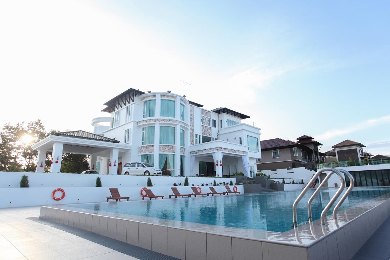 Casa Bianca Hotel Keluang Luaran gambar