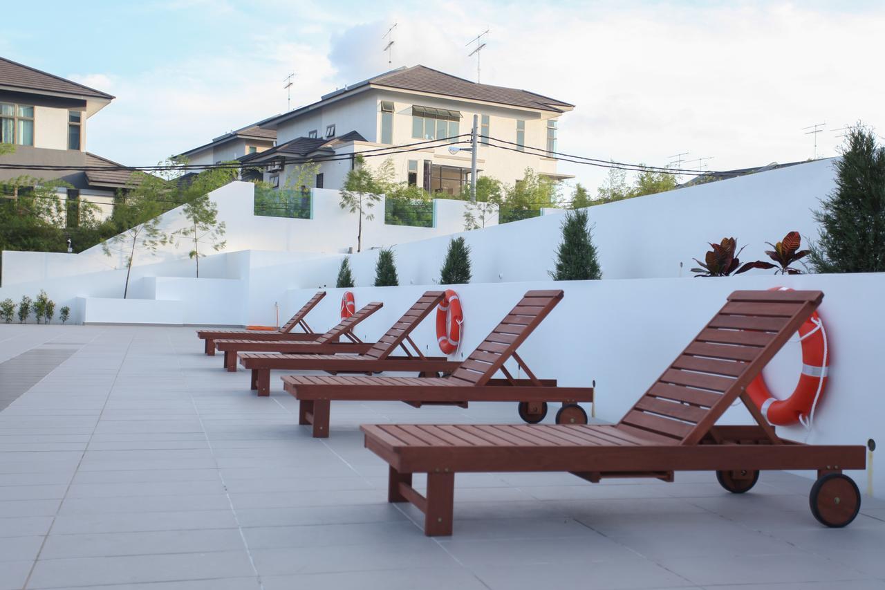 Casa Bianca Hotel Keluang Luaran gambar