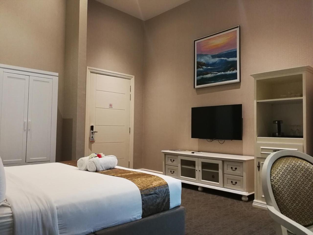 Casa Bianca Hotel Keluang Luaran gambar