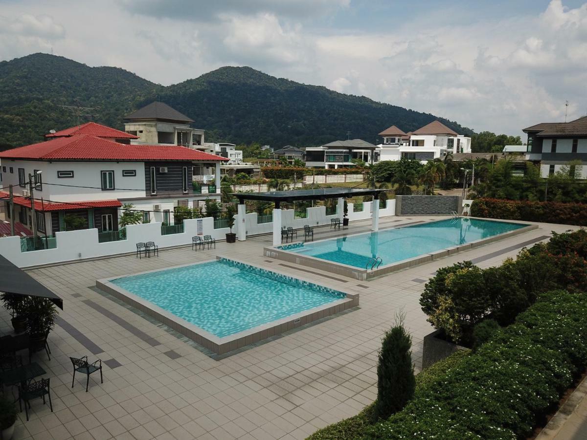 Casa Bianca Hotel Keluang Luaran gambar