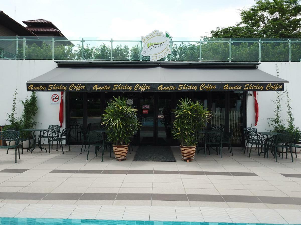 Casa Bianca Hotel Keluang Luaran gambar