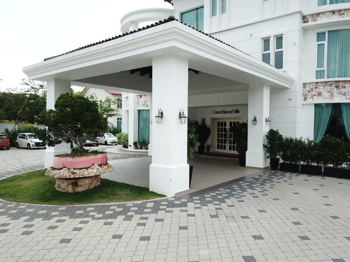 Casa Bianca Hotel Keluang Luaran gambar
