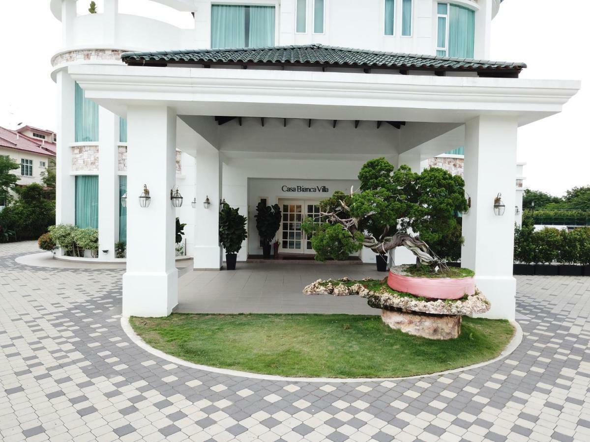 Casa Bianca Hotel Keluang Luaran gambar