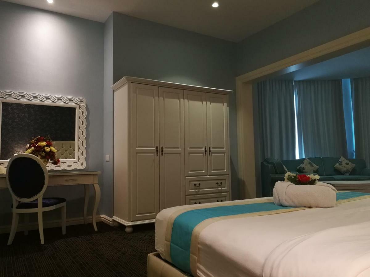 Casa Bianca Hotel Keluang Luaran gambar