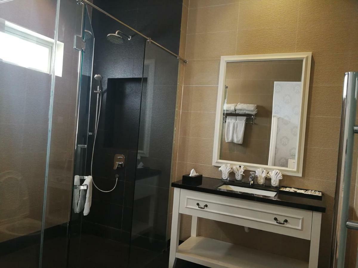 Casa Bianca Hotel Keluang Luaran gambar